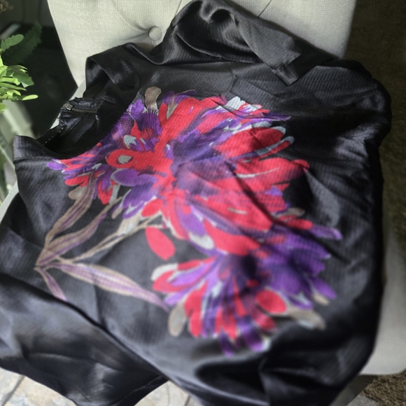 APOSTROPHE Plus Size Black Blouse with Floral Design - Picture 7 of 7